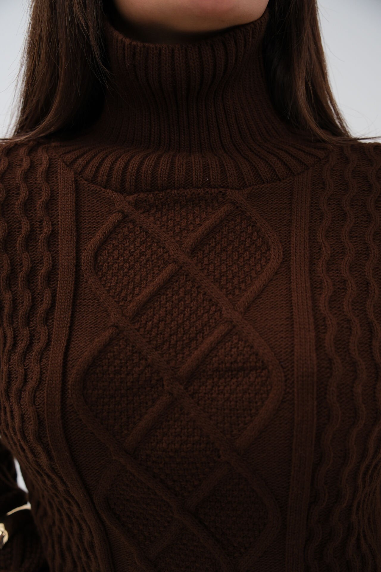 Wholesale Oversize Turtleneck Brown Knitted Sweater