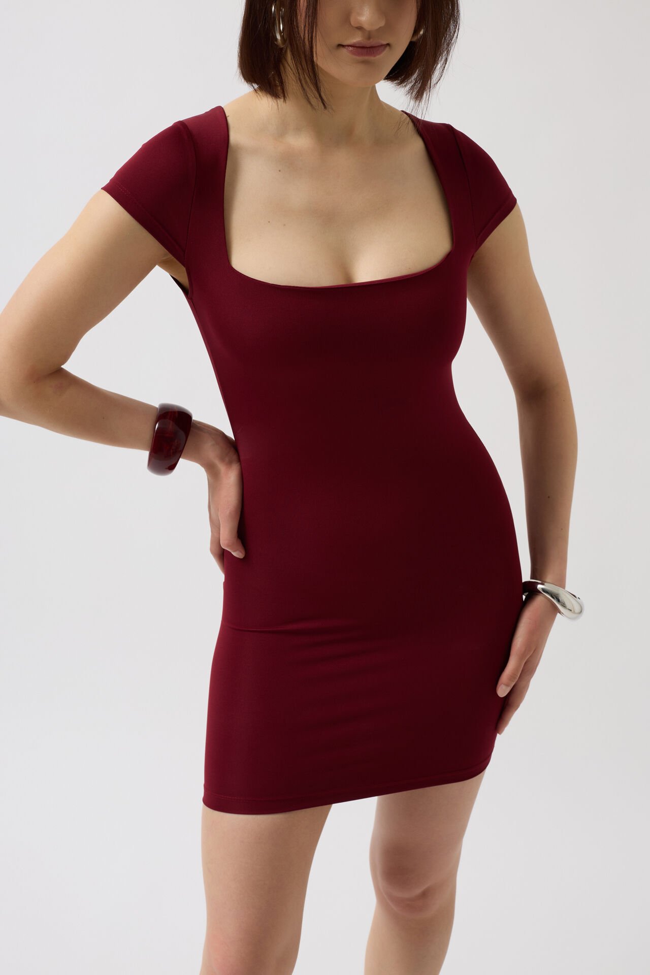 Toptan Pencere Detay Mini Dekolte Bordo Elbise