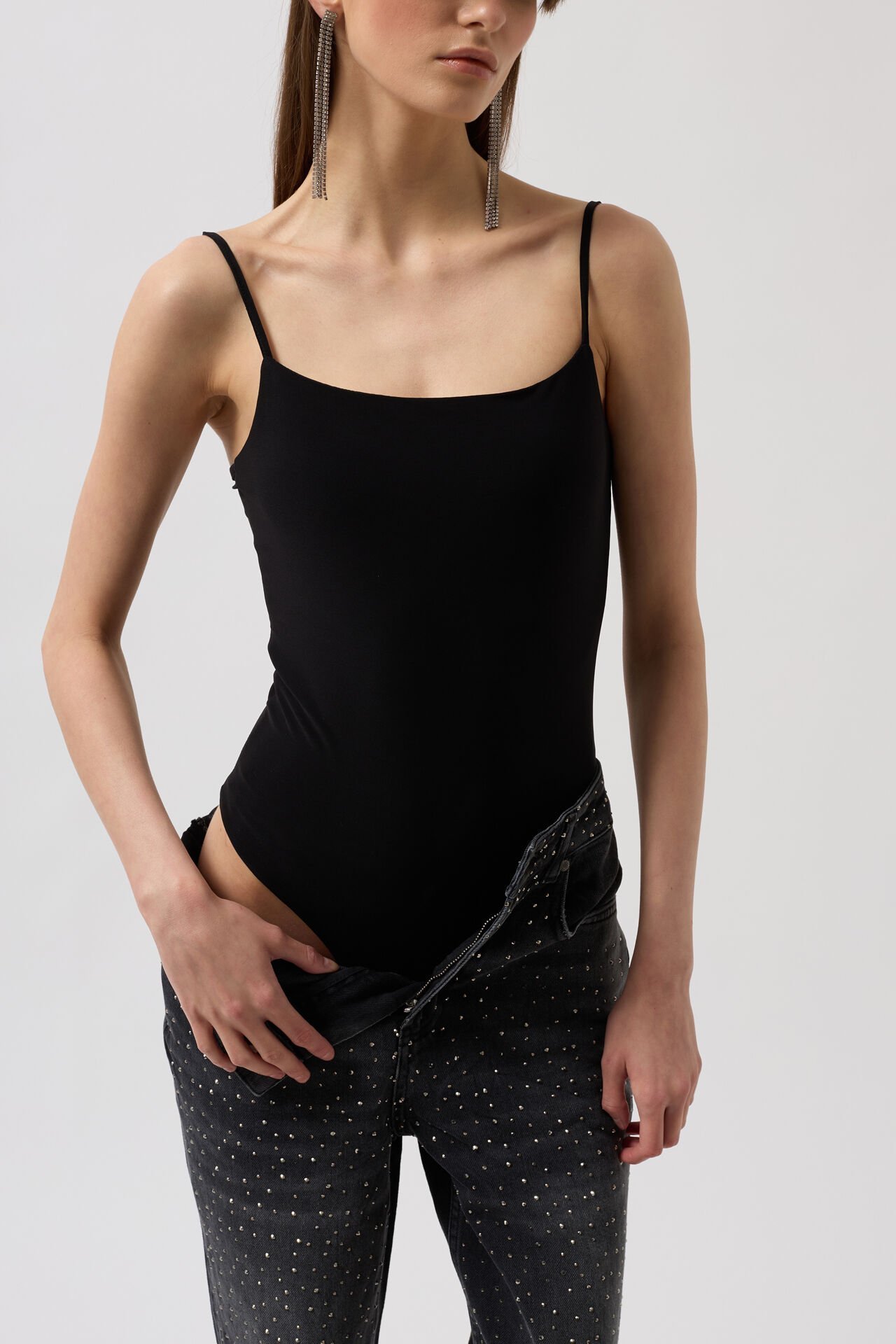 Toptan İp Askılı Siyah Bodysuit