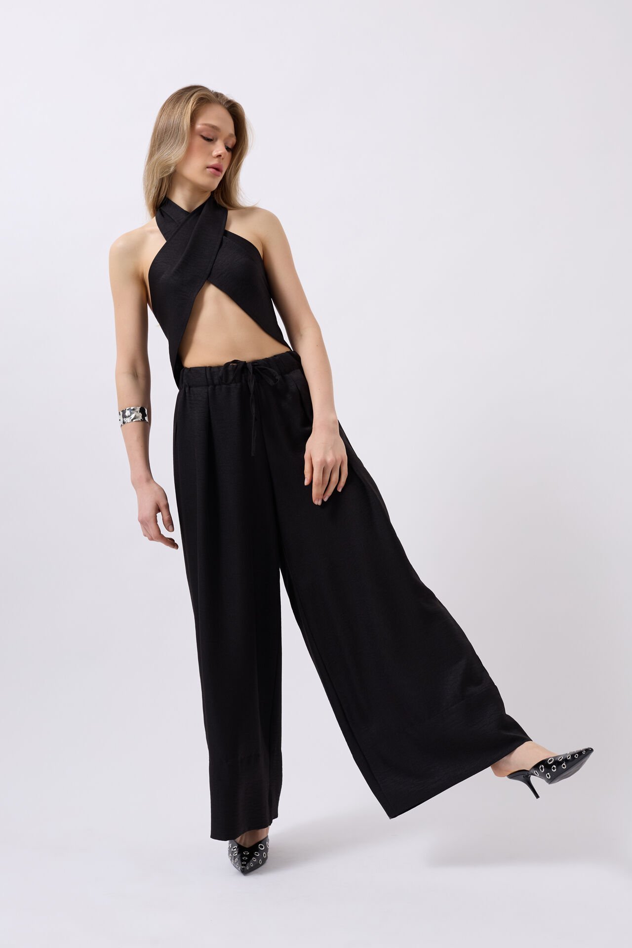 Оптовая продажа льняных изделий Cross Tied Black Crop