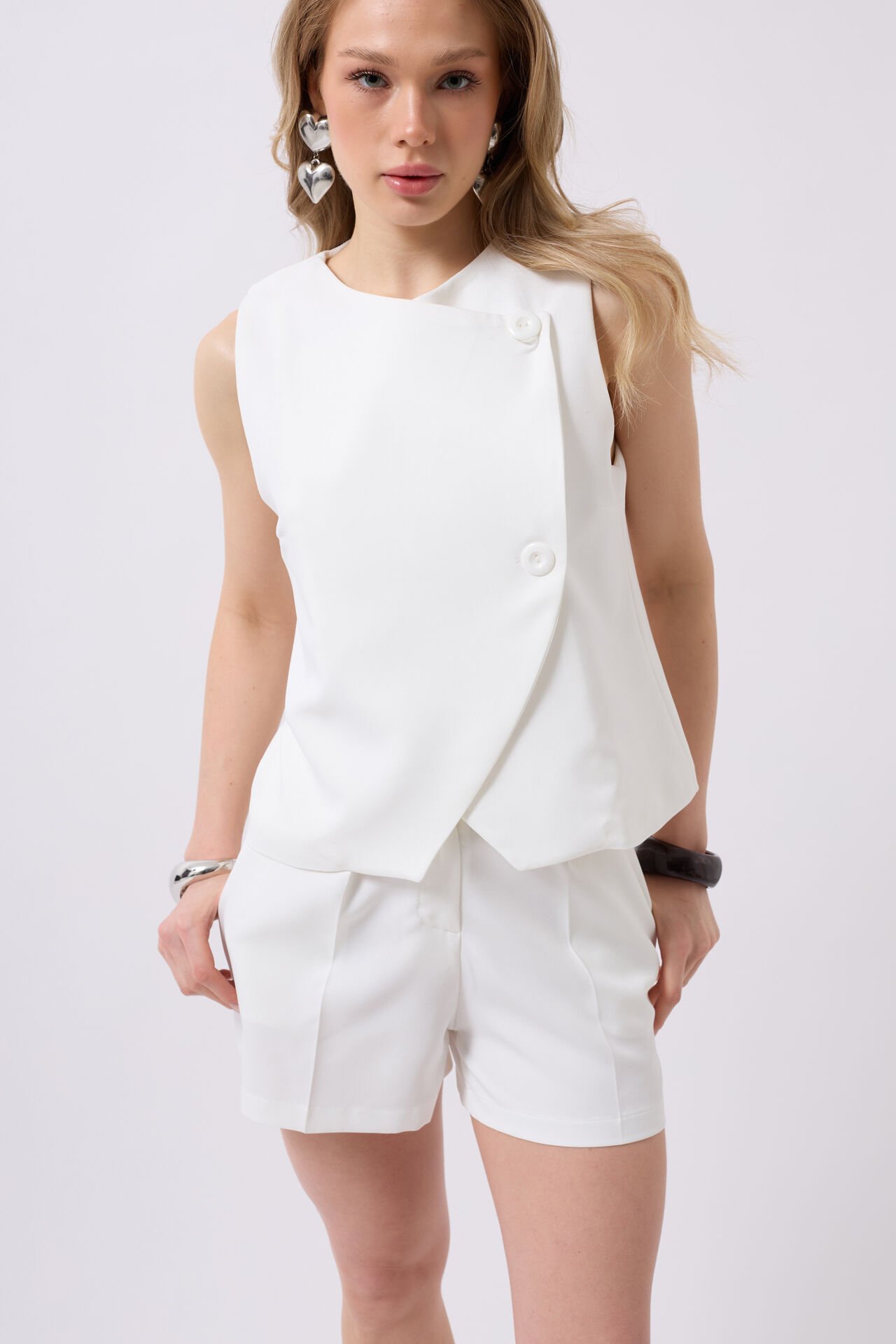 Wholesale Side Buttoned Woven White Vest